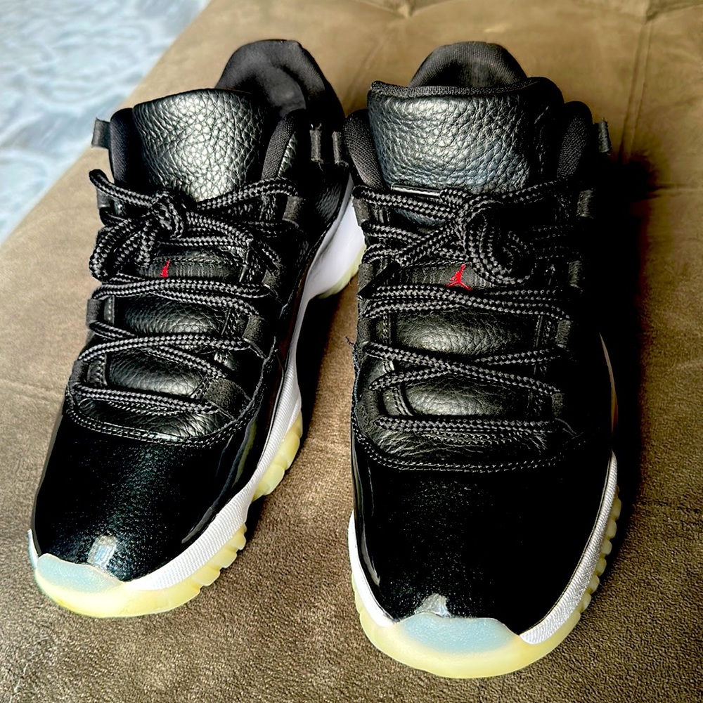 Air Jordan 11s retro “72-10” men’s size 8.5